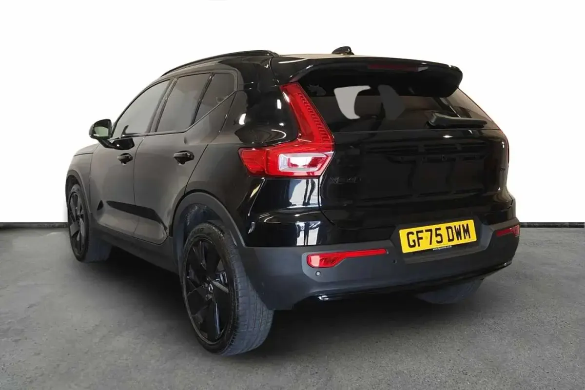 Used Volvo XC40 Plus 197 HP (144 kW) 2025 Black SUV
