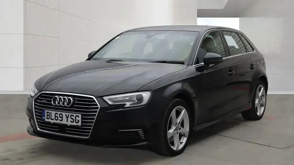 Used Audi A3 e-tron Advanced 2020 Black Hatchback