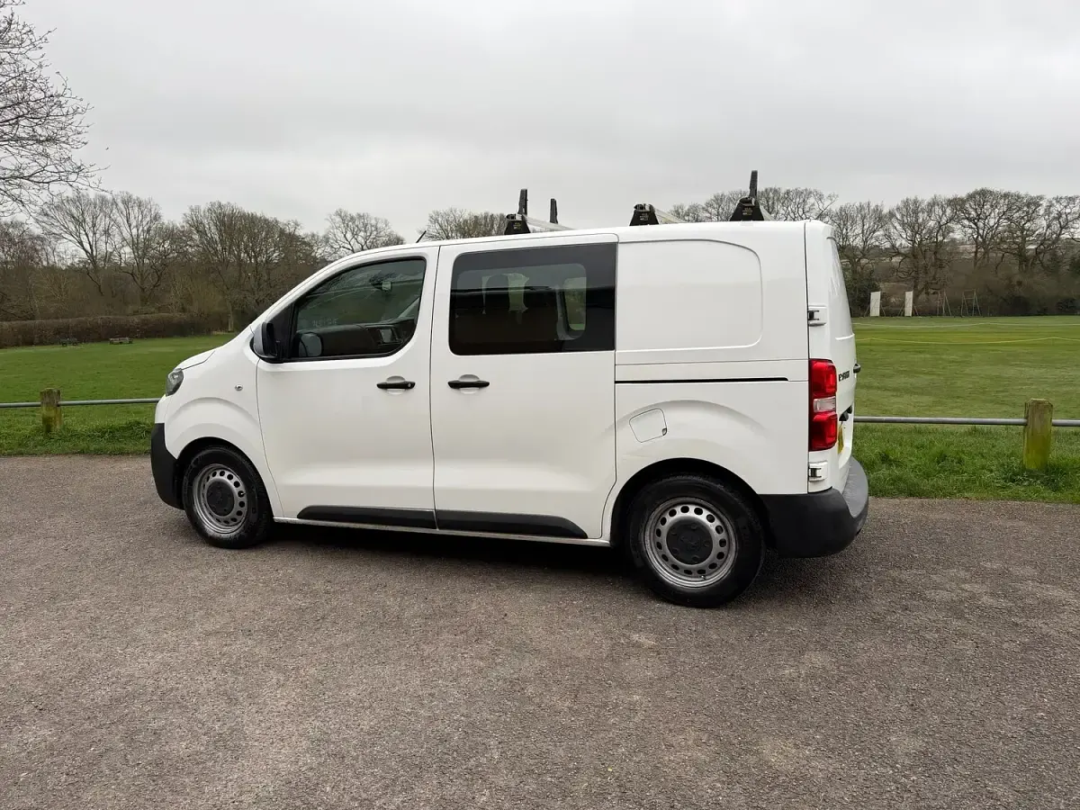 Used Peugeot Expert 2017 White Van