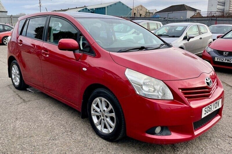Red Used 2011 Toyota Verso MPV | £3,500 (Fair price) - Image 1/1