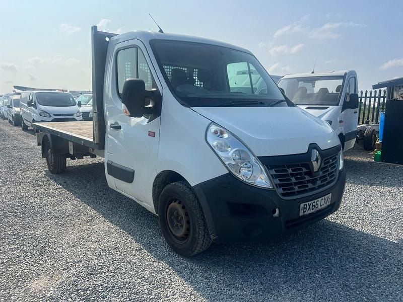 White Used 2016 Renault Master Van | £4,495 (Expensive) - Image 1/4