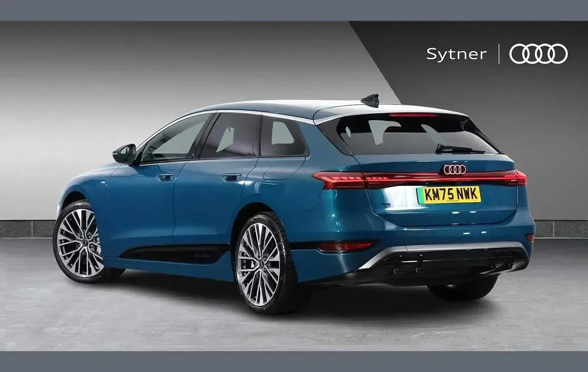 Used Audi A6 e-tron S-Line 269 kW (367 HP) 2025 Blue Estate
