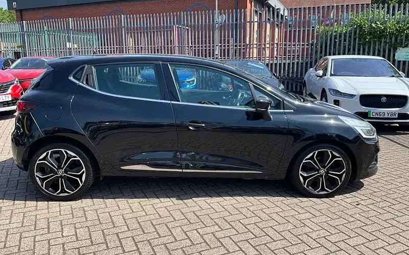 Used Renault Clio Dynamique 90 HP (66 kW) 2018 Hatchback