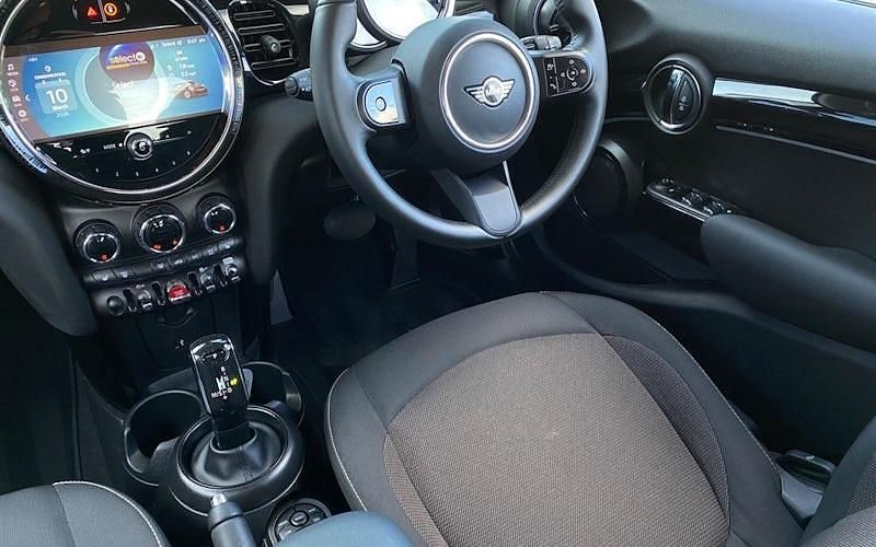 Used Mini Cooper Classic 136 HP (100 kW) 2022 Silver Hatchback