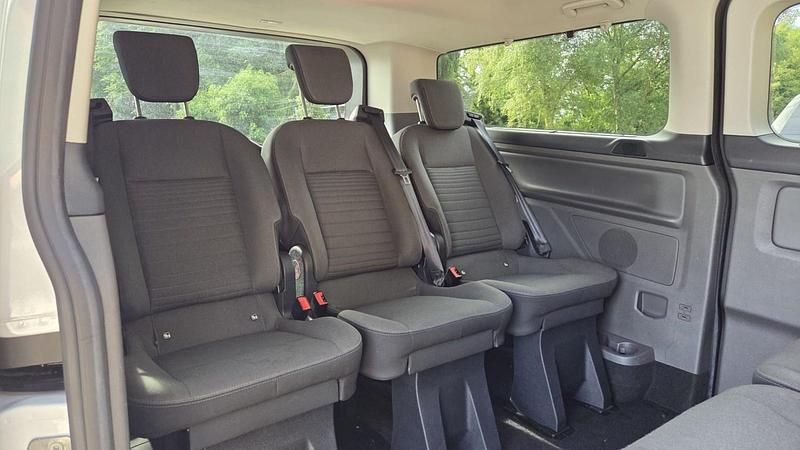 Usado Ford Tourneo Titanium 130 HP (95 kW) 2022 Branco Monovolume