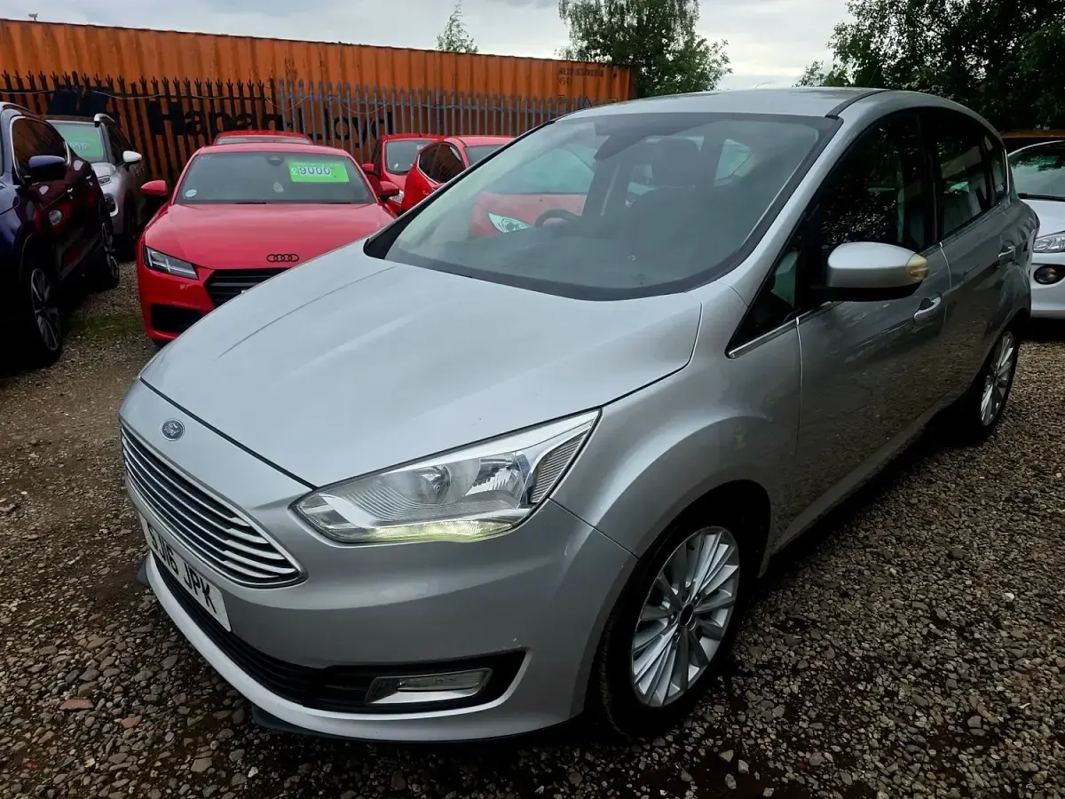 Käytetty Ford C-MAX Titanium 2016 Hopea Tila-auto