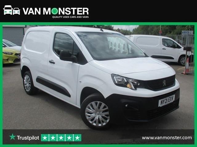 White Used 2021 Peugeot Partner MPV | £8,399 (Fair price) - Image 1/4