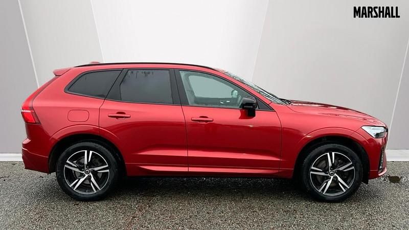 Used Volvo XC60 R-Design 197 HP (144 kW) 2021 Fusion red SUV