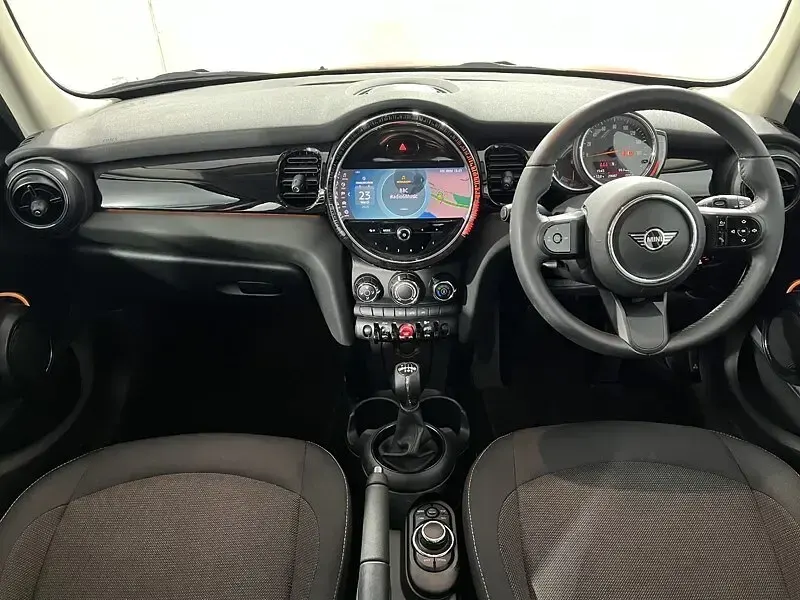 Used Mini ONE Classic 102 HP (75 kW) 2022 Red Hatchback