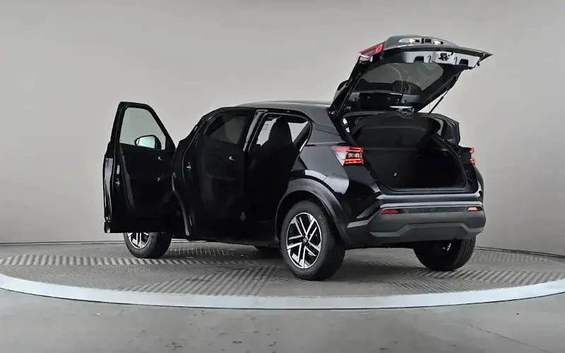 Used Nissan Juke N-Connecta 114 HP (83 kW) 2025 Black SUV