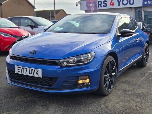 Begagnad VW Scirocco Black Edition 150 HK (110 kW) 2017 Blå Sportkupé