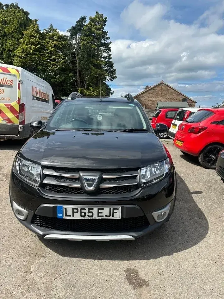 Used Dacia Sandero Lauréate 90 HP (66 kW) 2015 Black Hatchback