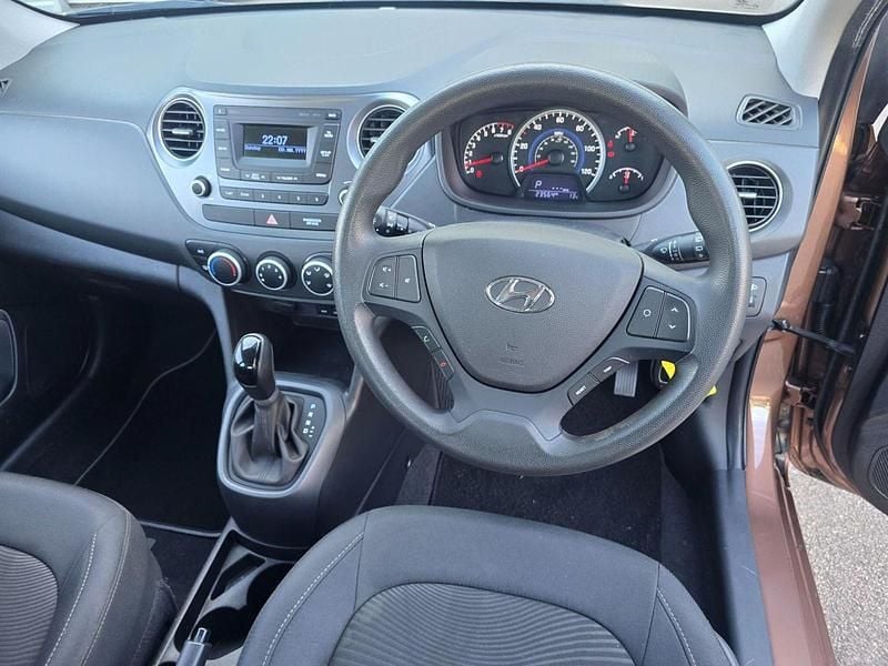 Used Hyundai i10 SE 87 HP (63 kW) 2018 Brown Hatchback