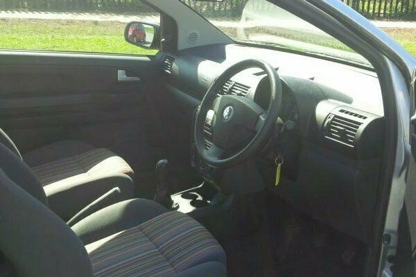 Begagnad VW Fox 2006 Halvkombi