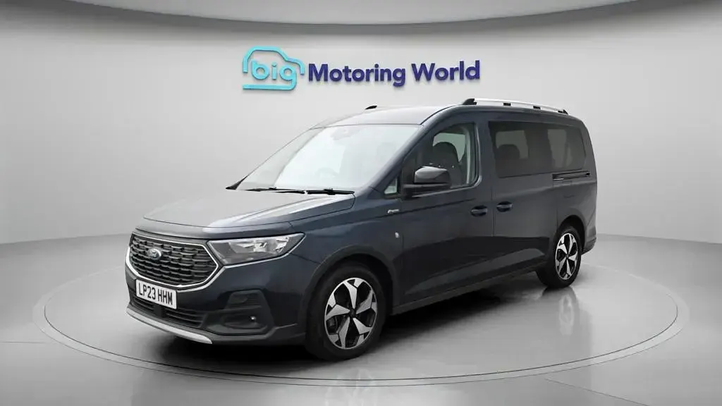 Used Ford Grand Tourneo Connect Active 122 HP (89 kW) 2023 Blue MPV