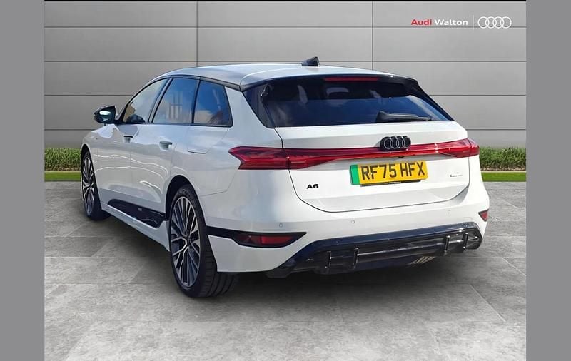 New Audi e-tron Comfort 310 kW (422 HP) 2025 White SUV
