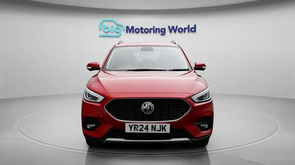 Używany MG ZS 2024 Czerwony SUV
