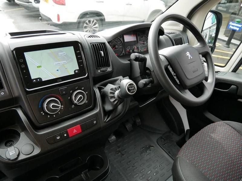 Used Peugeot Boxer 165 HP (121 kW) 2024 White Van