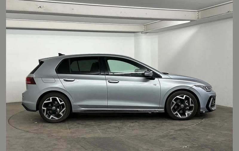 Used VW Golf VIII R-line 150 HP (110 kW) 2025 Silver Hatchback
