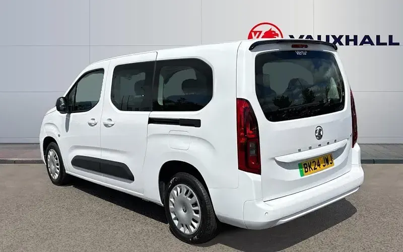 Używany Vauxhall Combo Design Edition 100 kW (136 KM) 2026 Minivan