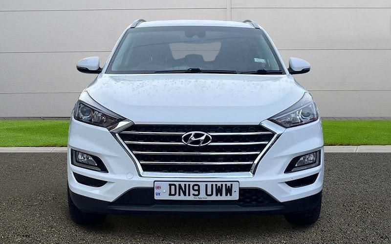 Used Hyundai Tucson SE 132 HP (97 kW) 2019 White SUV