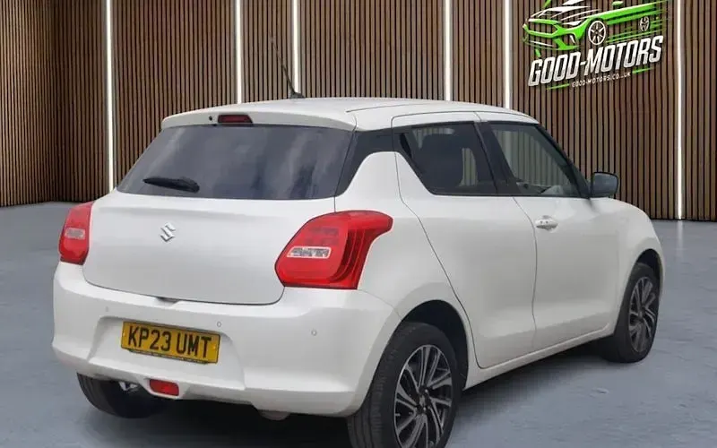 Used Suzuki Swift SZ5 83 HP (61 kW) 2023 White Hatchback