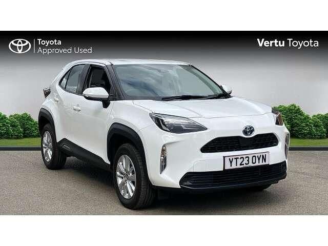 White Used 2023 Toyota Yaris Cross SUV | £19,867 (Good price) - Image 1/4