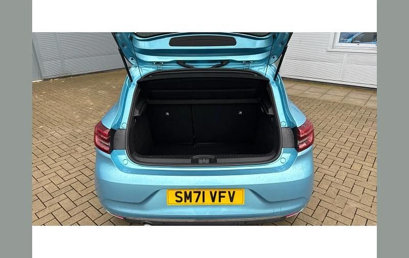 Used Renault Clio V Version S 90 HP (66 kW) 2022 Blue Hatchback