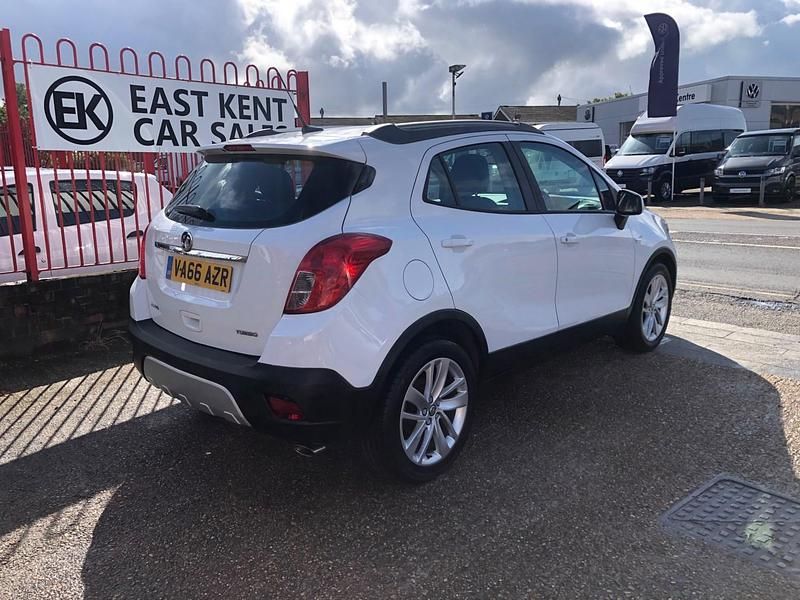 Used Vauxhall Mokka 2016 White SUV