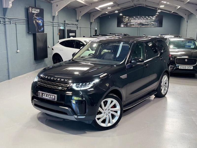Black Used 2017 Land Rover Discovery 5 SE SUV | £17,495 (Fair price) - Image 1/4