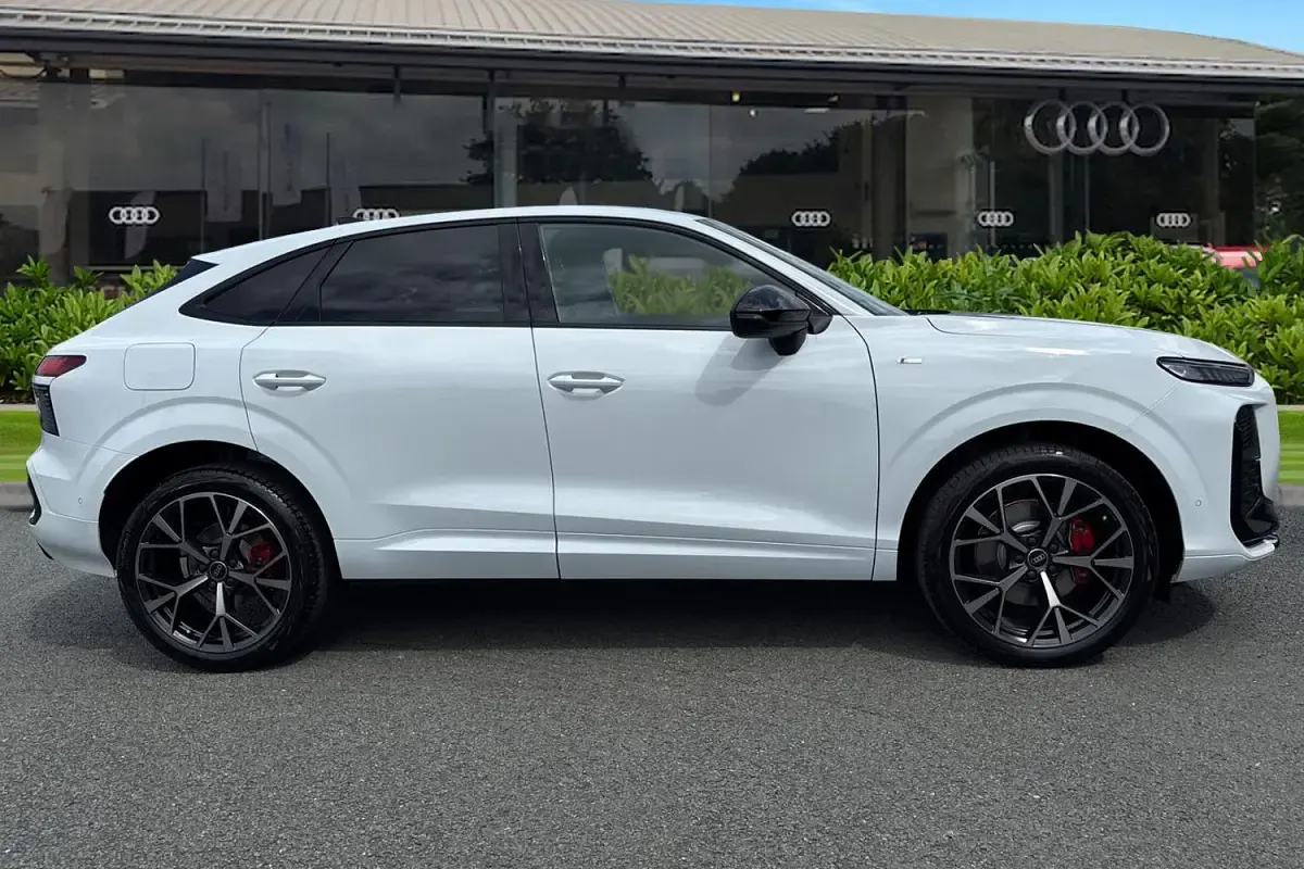 New Audi Q3 Sportback Design 204 HP (150 kW) 2026 White SUV