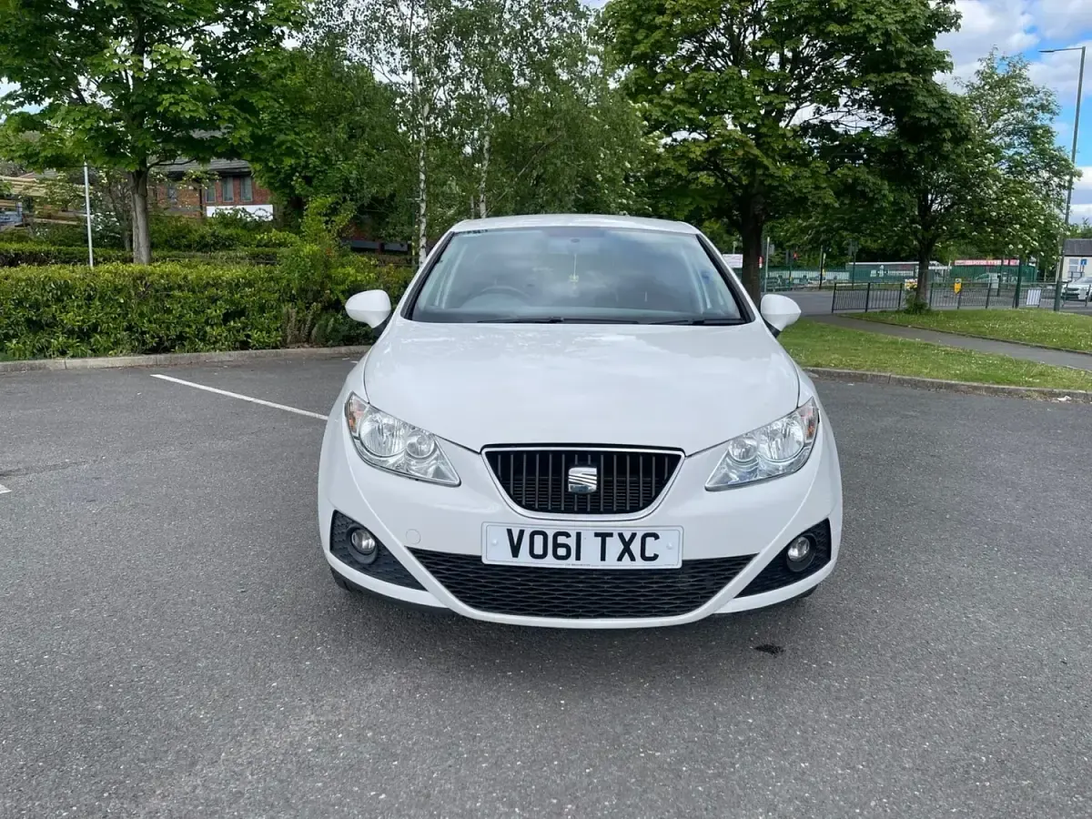 Usado Seat Ibiza Sport 85 HP (62 kW) 2011 Branco Citadino