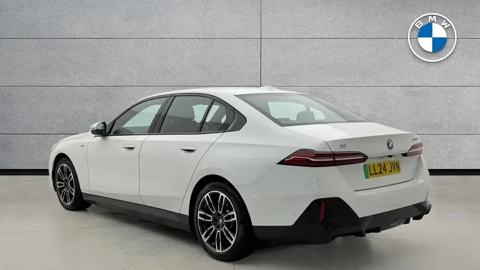 Used BMW i5 M Sport 250 kW (340 HP) 2024 White Sedan