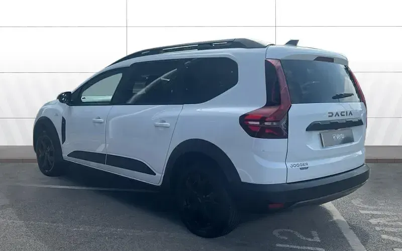 Used Dacia Jogger Extreme 141 HP (103 kW) 2025 MPV