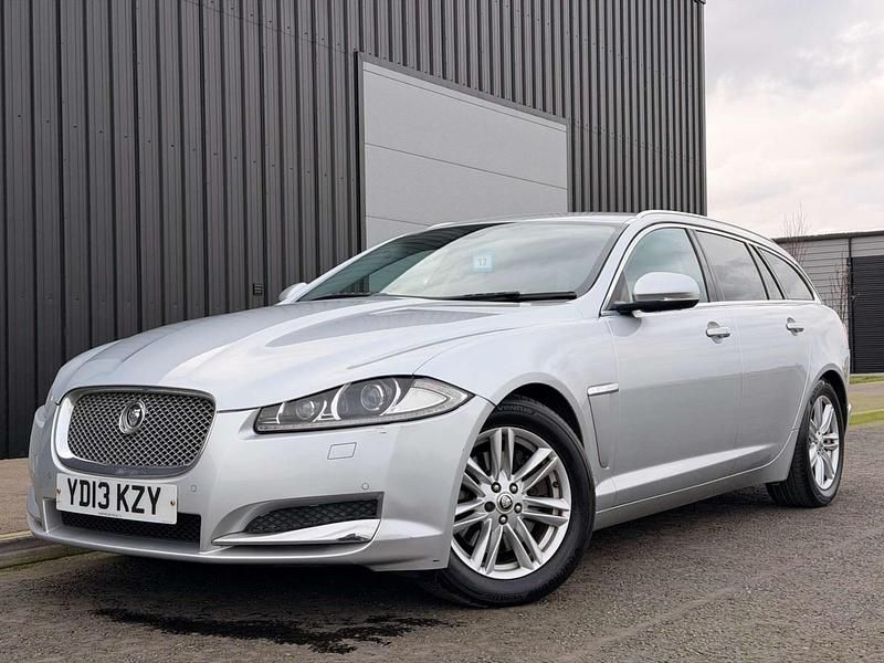 Used Jaguar XF Sportbrake Luxury 163 HP (119 kW) 2013 Silver Estate