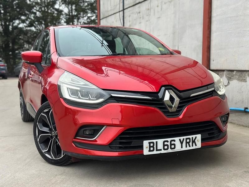 Used Renault Clio IV Dynamique 2016 Red Hatchback