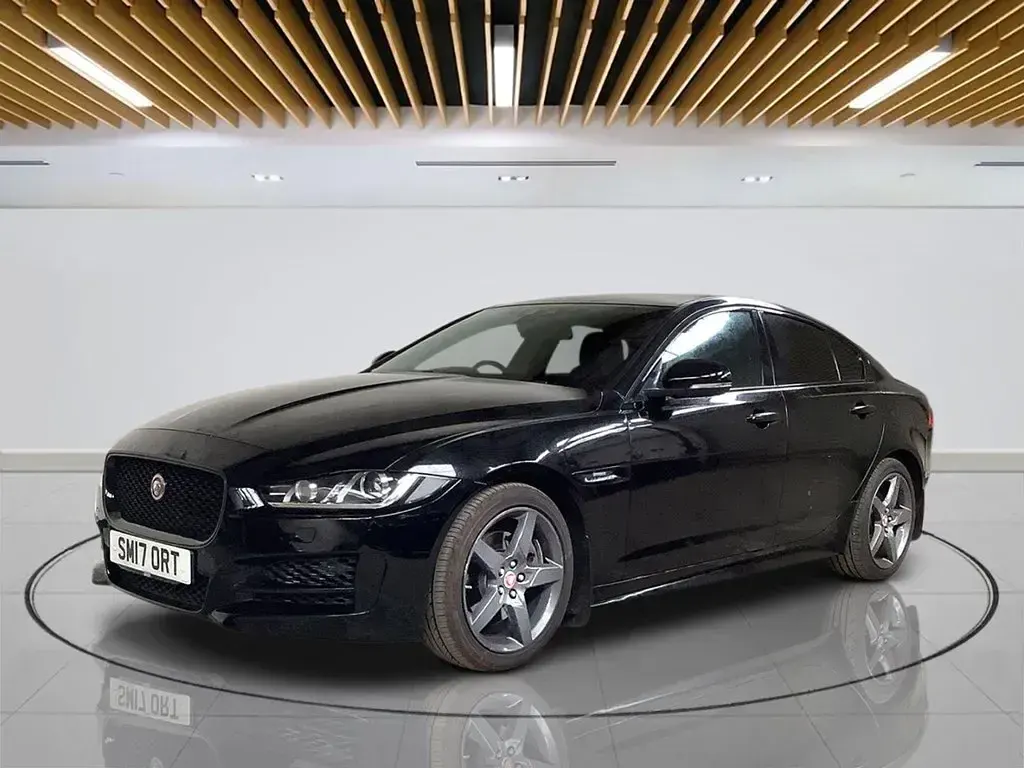 Gebraucht Jaguar XE R-Sport 180 PS (132 kW) 2017 Schwarz Limousine