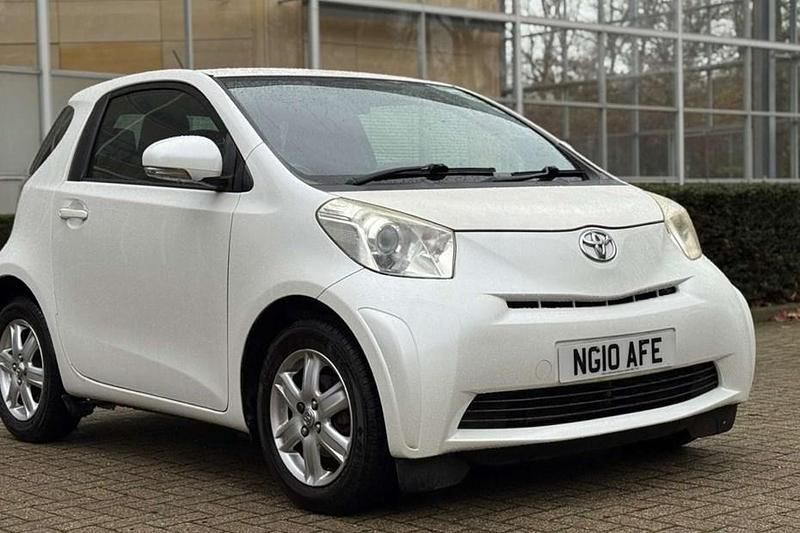 White Used 2010 Toyota iQ Hatchback | £2,490 (Good price) - Image 1/1