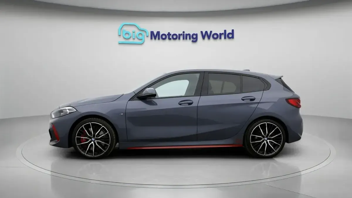 Begagnad BMW 128 2022 Grå Halvkombi