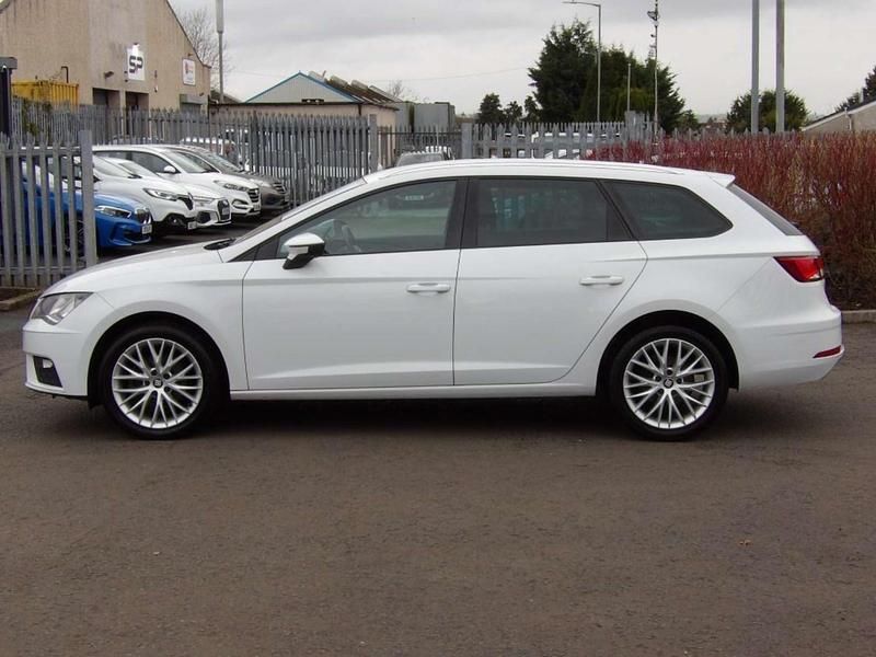 Used Seat Leon SE Dynamic 2017 White Estate