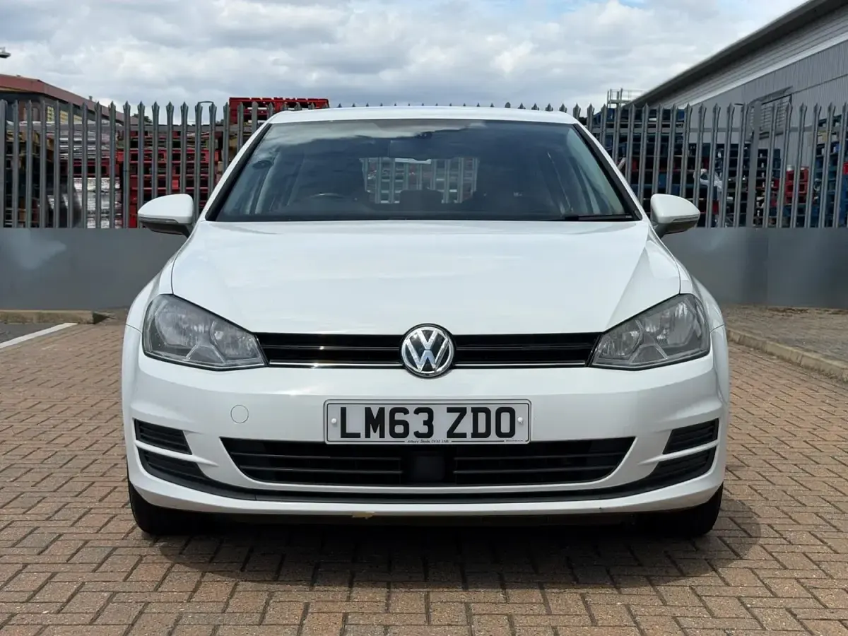 Used VW Golf VII SE 2013 White Hatchback