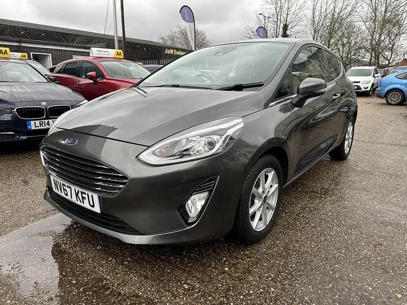 Used Ford Fiesta Zetec 100 HP (73 kW) 2018 Grey Hatchback