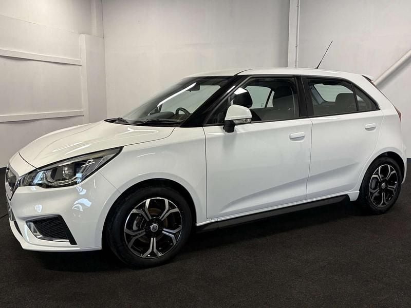 Used MG MG3 Exclusive 106 HP (77 kW) 2023 White Hatchback