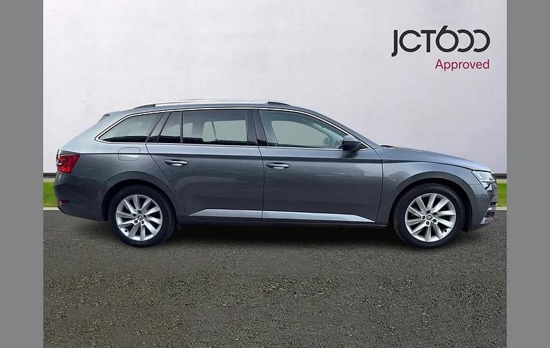 Used Skoda Superb SE Technology 214 HP (157 kW) 2021 Grey Estate