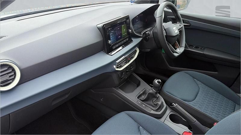 Used Seat Arona SE 94 HP (69 kW) 2026 Graphene grey midnight black SUV