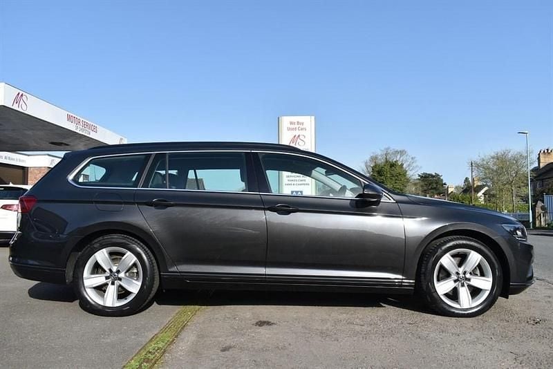 Used VW Passat SE 150 HP (110 kW) 2020 Grey Estate
