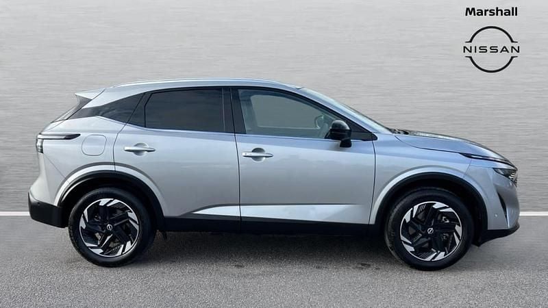 Used Nissan Qashqai N-Connecta 190 HP (139 kW) 2025 Silver SUV
