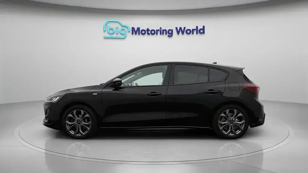 Używany Ford Focus ST-Line 155 KM (114 kW) 2023 Czarny Hatchback