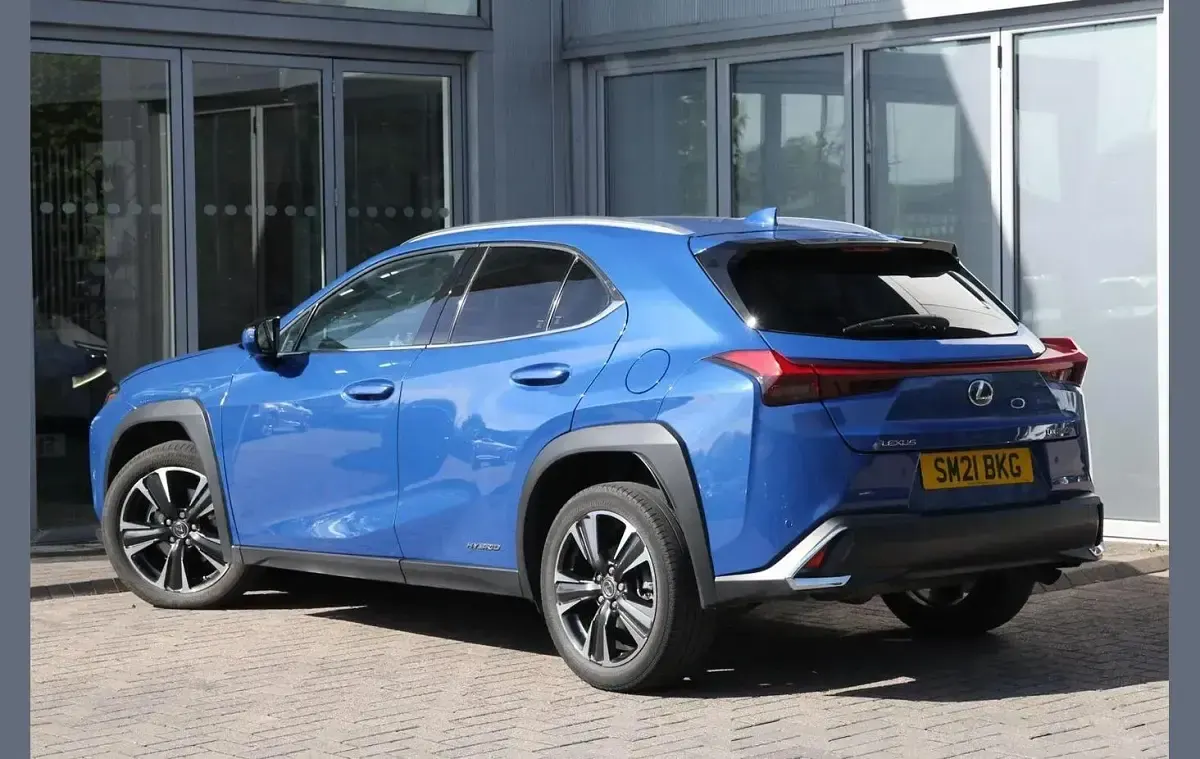 Used Lexus UX 250h 180 HP (132 kW) 2021 Blue SUV