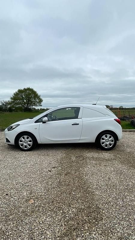 Used Vauxhall Corsa 2016 White Hatchback